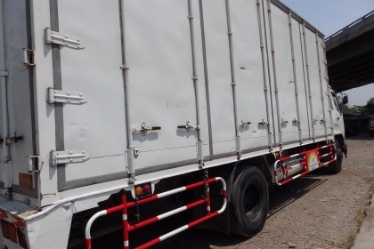 ขายรถบรรทุก 6 ล้อตู้แห้ง MITSUBISHI FUSO FM65 6M60 ยาว7.60เมตร ปี55 วิ่ง 120,000km และติด CNG