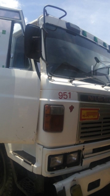 สิบล้อหัวลาก นิสัน CD53V~320 แรง 2เพา สภาพดีพร้อมใช้ เล่ม ทะเบียนพร้อมโอน