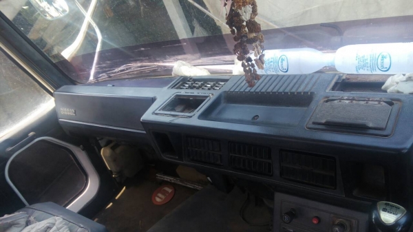 สิบล้อหัวลาก นิสัน CD53V~320 แรง 2เพา สภาพดีพร้อมใช้ เล่ม ทะเบียนพร้อมโอน