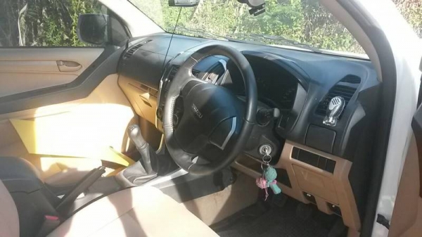 ขาย ออนิวดีแมก ปี2013 สี่ประตู พร้อมใช้งาน ทุกอย่างดีๆๆๆ ขาย ออนิวดีแมก ปี2013 สี่ประตู พร้อมใช้งาน ทุกอย่างดีๆๆๆ