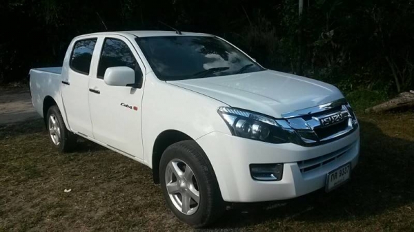 ขาย ออนิวดีแมก ปี2013  สี่ประตู พร้อมใช้งาน ทุกอย่างดีๆๆๆ