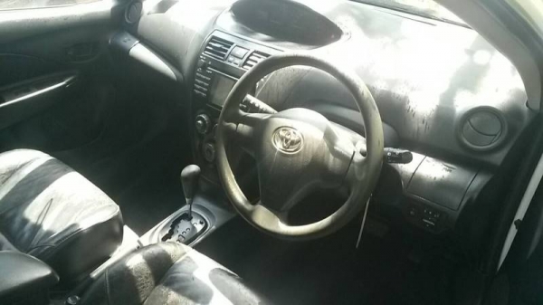 ปี2011ตัวE นิววีออส สภาพพร้อมใช้งาน เคยโดนกันชนหน้ามา คานเดิม หม้อน้ำเดิมๆ ข้างหลังเล็กน้อย เก็บลอยขูดขีดให้แล้วรอบคัน ขัดเงารอบคัน เล่มบุค พร้อมใช้งานเลยคาบบ ปี2011ตัวE นิววีออส สภาพพร้อมใช้งาน เคยโดนกันชนหน้ามา คานเดิม หม้อน้ำเดิมๆ ข้างหลังเล็กน้อย เก็บลอยขูดขีดให้แล้วรอบคัน ขัดเงารอบคัน เล่มบุค พร้อมใช้งานเลยคาบบ