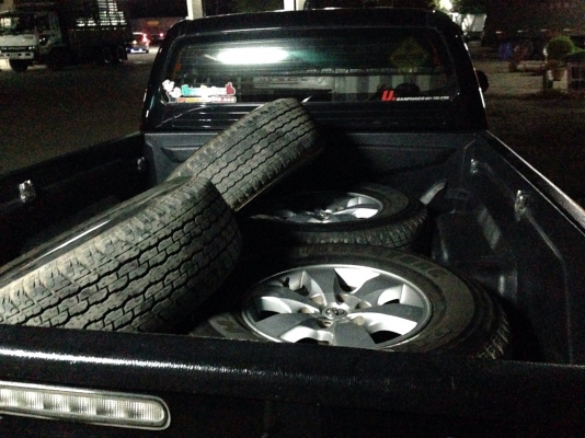 ขายล้อVigo champ 265 70 R16. 6500 บาท