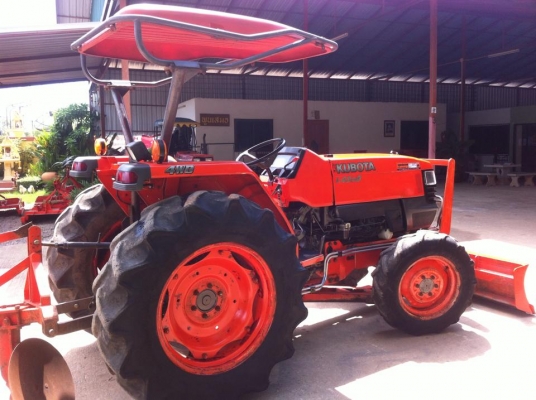 ขายรถไถKubota L4508 (4WD) พร้อมใบมีดหน้าและผานบุกเบิกช้าง รถสวยพร้อมใช้งาน ขายรถไถKubota L4508 (4WD) พร้อมใบมีดหน้าและผานบุกเบิกช้าง รถสวยพร้อมใช้งาน