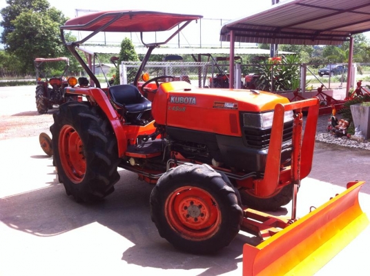ขายรถไถKubota L4508 (4WD) พร้อมใบมีดหน้าและผานบุกเบิกช้าง รถสวยพร้อมใช้งาน ขายรถไถKubota L4508 (4WD) พร้อมใบมีดหน้าและผานบุกเบิกช้าง รถสวยพร้อมใช้งาน