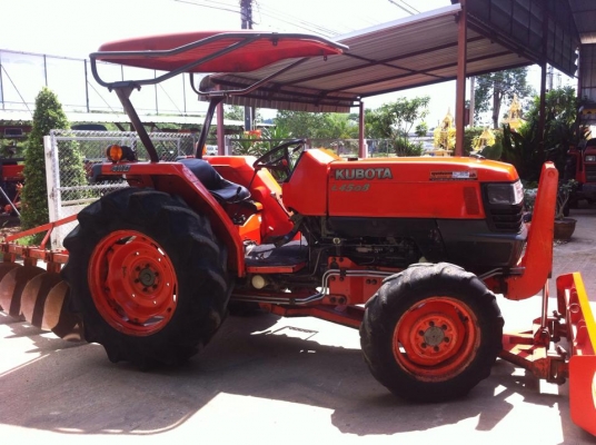 ขายรถไถKubota L4508 (4WD) พร้อมใบมีดหน้าและผานบุกเบิกช้าง รถสวยพร้อมใช้งาน