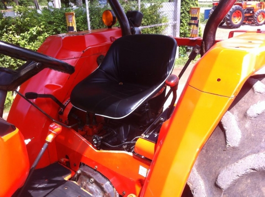 ขายรถไถKubota L4508 (4WD) พร้อมใบมีดหน้าและผานบุกเบิกช้าง รถสวยพร้อมใช้งาน