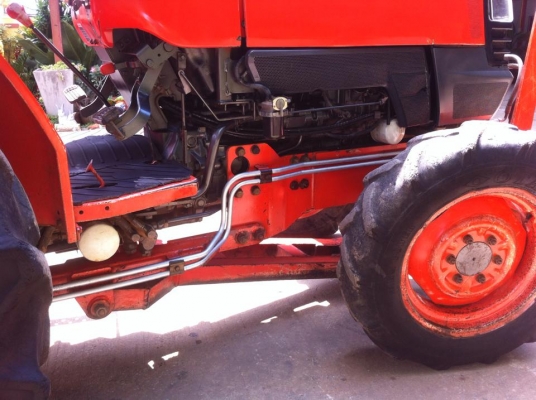 ขายรถไถKubota L4508 (4WD) พร้อมใบมีดหน้าและผานบุกเบิกช้าง รถสวยพร้อมใช้งาน