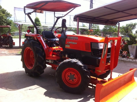 ขายรถไถKubota L 3408DI (4WD) พร้อมใบมีดหน้าและผานพรวนช้าง