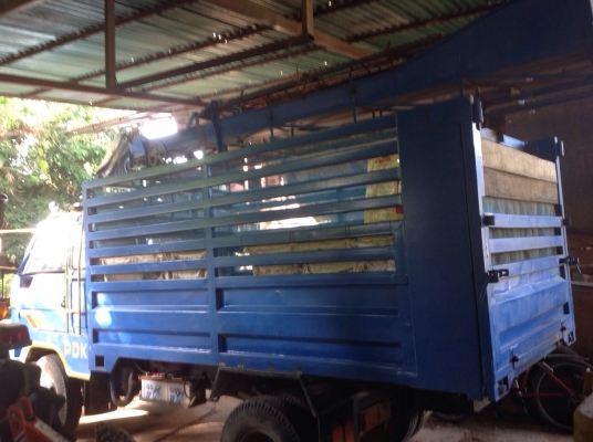 ขายอีแต๋นด้ำ6ล้อสวยมากๆเจ้าของฟากขายราคา250000บาทสีเดิมๆโทร0813655997อำพร พาเจริญ