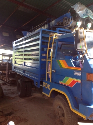 ขายอีแต๋นด้ำ6ล้อสวยมากๆเจ้าของฟากขายราคา250000บาทสีเดิมๆโทร0813655997อำพร พาเจริญ