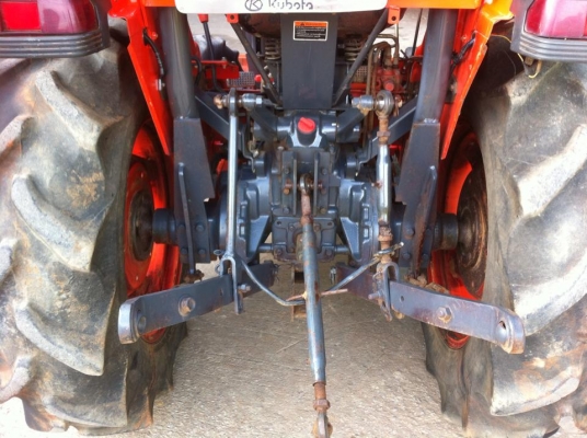 ขายรถไถKubota L3408DI (4WD) พร้อมใบมีดหน้าและโรตารีช้าง รถสวย สีเดิม