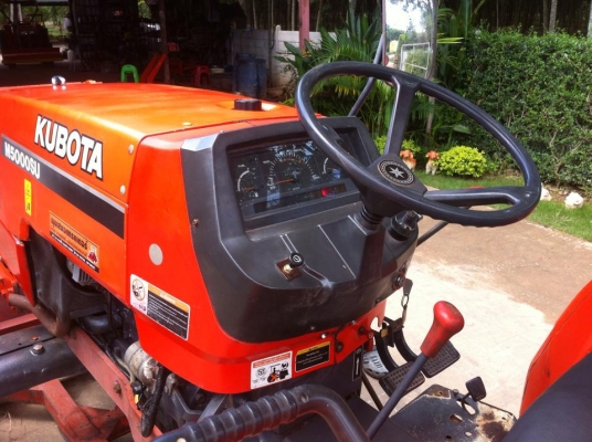 ขายรถไถ Kubota M5000 SU(4WD) พร้อมดันหน้า+ผานพรวน รถบ้าน เดิมๆ พร้อมใช้งานครับ