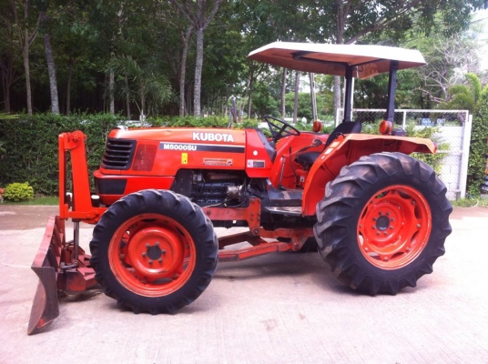 ขายรถไถ Kubota M5000 SU(4WD) พร้อมดันหน้า+ผานพรวน รถบ้าน เดิมๆ พร้อมใช้งานครับ