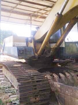 KOMATSU PC 200-5 เครื่องเดิมปั๊มเดิมทำงานเร็วไม่โหลดครับ ไฟฟ้าหน้าจอเต็มครบพร้อม ภายในเก๋ง คอนโทรลสั้น แอร์เย็น ภายนอกบอดี้รถสวยสภาพดีสุดๆครับ บูมอาร์มสวยไม่มีดาม ช่วงล่างแน่น เฟลมสวยไม่ผุ สป๊อกเก็ตเต็มดีใช้ได้อีกนานเลยครับ โรลเลอร์โซ่ใบแทรกสภาพดีประมาณ 6