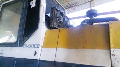 KOMATSU PC 200-5 เครื่องเดิมปั๊มเดิมทำงานเร็วไม่โหลดครับ ไฟฟ้าหน้าจอเต็มครบพร้อม ภายในเก๋ง คอนโทรลสั้น แอร์เย็น ภายนอกบอดี้รถสวยสภาพดีสุดๆครับ บูมอาร์มสวยไม่มีดาม ช่วงล่างแน่น เฟลมสวยไม่ผุ สป๊อกเก็ตเต็มดีใช้ได้อีกนานเลยครับ โรลเลอร์โซ่ใบแทรกสภาพดีประมาณ 6