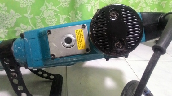 เครื่องสกัดคอนกรีต makita hm 1306 แท้ๆ สภาพดีผ่านการใช้งานมาน้อยครับ