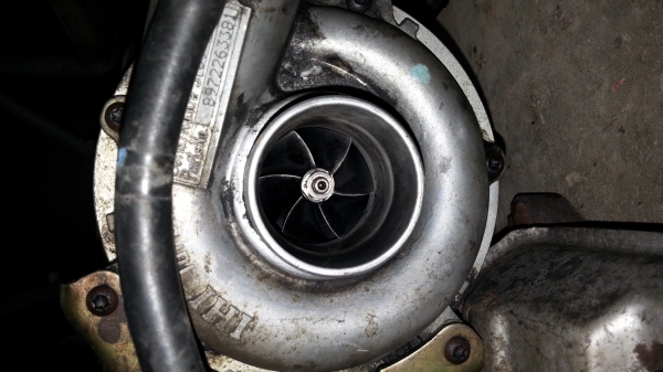 ขายเทอร์โบ isuzu 4jh 3.0 พร้อมเขาและแป้ปน้ำมัน ใส่ 4ja และ 4jb ได้เลย ราคา 8,500 สวยๆ