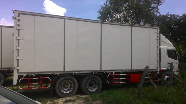 ขายรถ10ล้อ 2 เพลา บรรทุกตู้แห้ง ยาว 7.5 เมตร