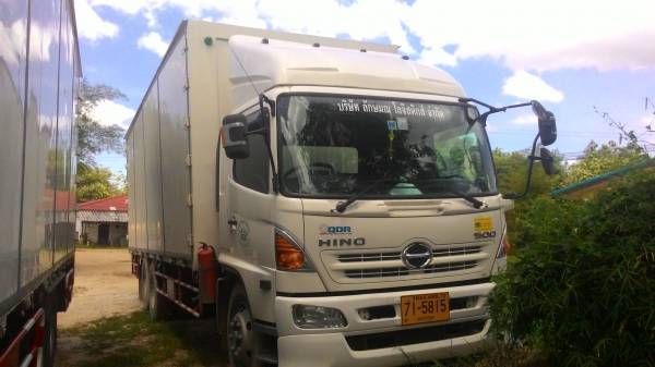 ขายรถ10ล้อ 2 เพลา บรรทุกตู้แห้ง ยาว 7.5 เมตร