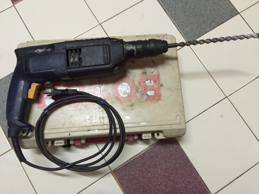 ขายสว่านโรตารี่นี่ห้อBoschรุ่นเก่า3ระบบของเยอรมันแท้ๆรุ่นGBH2-24DSEหมุนเดินหน้าถอยหลังได้