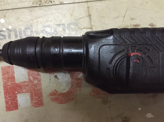 ขายสว่านโรตารี่นี่ห้อBoschรุ่นเก่า3ระบบของเยอรมันแท้ๆรุ่นGBH2-24DSEหมุนเดินหน้าถอยหลังได้