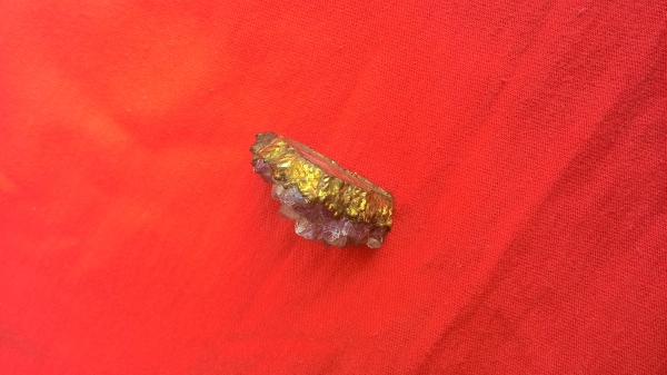 ขายเครื่องประดับเป็นผลึกสีม่วงจากนิวซีแลนด์ 450 บาท