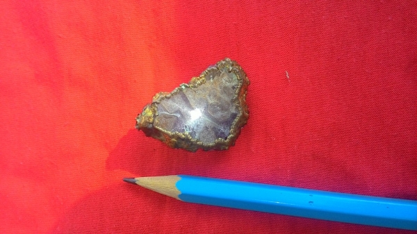 ขายเครื่องประดับเป็นผลึกสีม่วงจากนิวซีแลนด์ 450 บาท