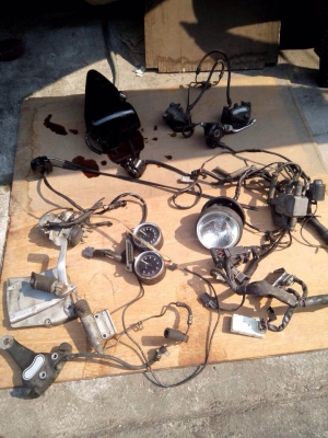 ขาย เครื่องฮาเล่883 ปี2002 พร้อมอินวอยเครื่อง พร้อมชุดไฟครบชุดและอุปกรณ์หลายรายการทั้งหมด ราคา 95,000 ขาย เครื่องฮาเล่883 ปี2002 พร้อมอินวอยเครื่อง พร้อมชุดไฟครบชุดและอุปกรณ์หลายรายการทั้งหมด ราคา 95,000