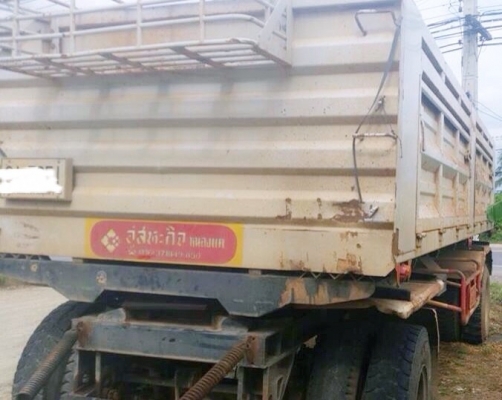 ขายด่วน ลูกพ่วงดั๊มพ์ 2 คานของอู่สหกิจ ปี 49 ความยาว 6 เมตรสภาพดีพื้นสวยไม่มีบุบฝาข้างไม่ผุกร่อนทั้งสองด้าน พร้อมบรรทุกหนักได้เลย ช่วงล่างคัชซีสวยไม่มีบวม ยางสภาพดี 8 เส้นประมาณ 65\% พร้อมใช้งาน เอกสารทะเบียนครบพร้อมโอน ราคาต่อรองได้ครับ