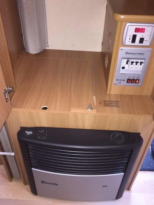 ขายรถบ้าน CARAVAN  SWIFT  สภาพสวยไร้ที่ติ