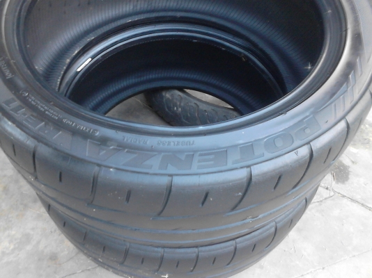 215/45R17 BRIDGESTONE POTENZA RE11 มี 2 เส้น tel.081-427-3941 215/45R17 BRIDGESTONE POTENZA RE11 มี 2 เส้น tel.081-427-3941