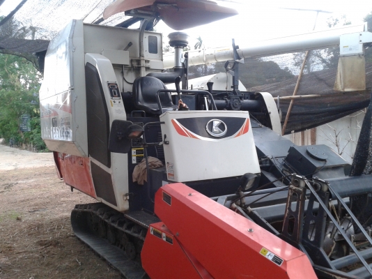 ขายรถเกี่ยว DC95  750000 ใช้งานแค่2ปีกว่า