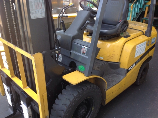 ขายรถ TCM ขนาด2.5ตัน เครื่องยนต์ดีเซล รุ่น t3k ปี2012