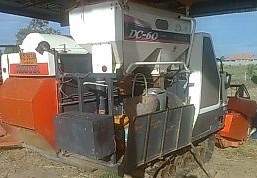 KUBOTA DC-60 + หางพ่วงลากรถเกี่ยว สภาพดีทั้งรถเกี่ยวข้าวและหางพร้อมทำงานได้เลยครับ รถเกี่ยวแบบรองกระสอบ เครื่องยนต์แรงดีมากครับไม่มีเยิ้มใช้งานประหยัดน้ำมันดีครับ มีเอกสารเล่มทะเบียนครบพร้อมโอน ราคาต่อรองได้ครับ