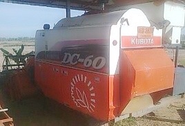 KUBOTA DC-60 + หางพ่วงลากรถเกี่ยว สภาพดีทั้งรถเกี่ยวข้าวและหางพร้อมทำงานได้เลยครับ รถเกี่ยวแบบรองกระสอบ เครื่องยนต์แรงดีมากครับไม่มีเยิ้มใช้งานประหยัดน้ำมันดีครับ มีเอกสารเล่มทะเบียนครบพร้อมโอน ราคาต่อรองได้ครับ