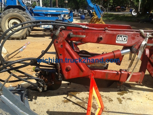 ขายแล้วขอบคุณพี่ประทวน เลาขวัญมากครับ มาดูแล้วถูกใจซื้อเลย ชุดตักหน้ารถไถฟอร์ด &ldquo; ยี่ห้อQUICKE 2230 ตรงรุ่นFORD6600