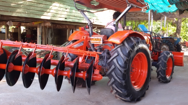 ขายรถคูโบต้าM60แรงพร้อมไช้งานรถเดิมๆมีไบมีดตราช้างผาน7ตราช้าง รถอยู่วังบัว คลองขลุง กำแพงเพชร ราคา455000 บาทสนใจสอบุถามได้ที่081 3655997 อ๋าพร  พาเจริญ  ราคาต่อรองได้อีกนะครับ