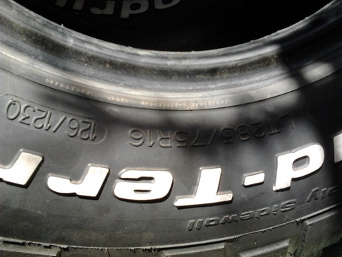 BF Km2 ขนาด 285/75/16 ปี09 สภาพดี 1ชุด