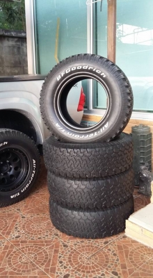 ขายครับเผื่อท่านใดหาอยู่ BF T/A 265/70/16 ปี 11 ทั้งชุด 7000 บาทครับ
