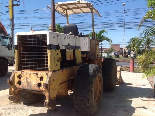 ขายรถตักล้อยาง