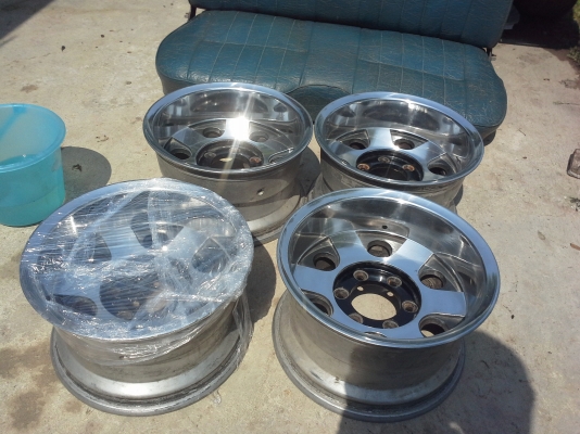 ขายล้อเเม็ค สวยๆ 15"&times;8.5 ออฟลึก สวยจัดจ้านไม่เหมือนใครของรักของหวงผมเลย ขายถูกร้อนเงิน10000เดียว ลดได้ อยากได้เท่าไหร่ว่ามาคร้าบ ขายได้ขาย