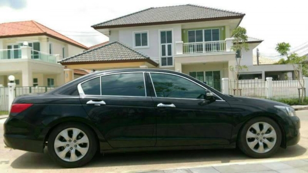 Honda Accord ปี09  ออโต้  เครื่อง2.0   มีจอ  แก๊สLPGถังโดนัท