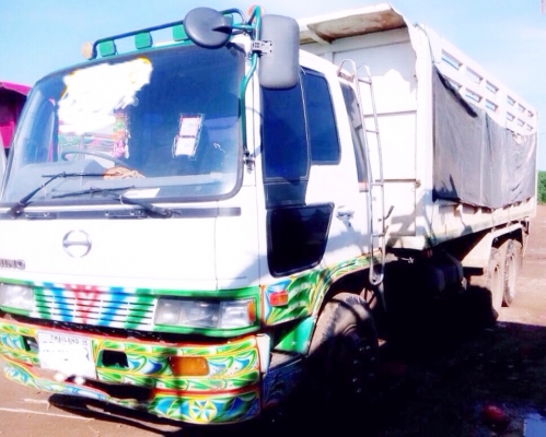 HINO F17 - 195 HP HO7D สิบล้อดั๊มพ์ 2 เพลา กระบะดั๊มพ์เหล็ก 12 ตันสภาพสวยพร้อมบรรทุกหนักได้เลยครับ เครื่องยนต์วางใหม่ลงเล่มครบพร้อม วางหัวเก๋งไฮเทคอย่างสวยลงเล่ม ภายในเก๋งคอนโซลสวยครบ พวงมาลัยเพาเวอร์ ระบบเบรคทริ๊ปฟี้ครบครัน ช่วงล่างแน่นดีคัชซีไม่มีบวม ยา