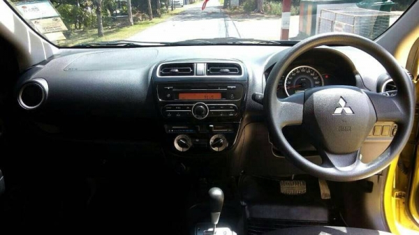 Mitsubishi Mirage ปี12  ออโต้   ปุ่มสตาทร์