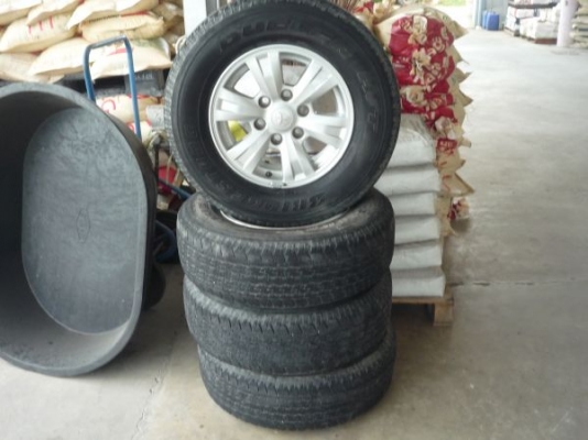 แม๊กพร้อมยางไทรตัน 6 รู