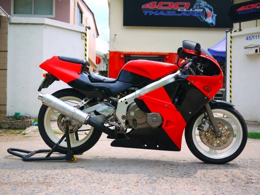ขาย cbr400 พร้อมทะเบียนแท้ รถเดิมแฟริ่งเดิมนักสะสมไม่ควรพลาด เครื่องดีมาก