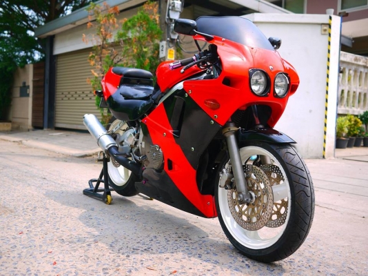ขาย cbr400 พร้อมทะเบียนแท้ รถเดิมแฟริ่งเดิมนักสะสมไม่ควรพลาด เครื่องดีมาก