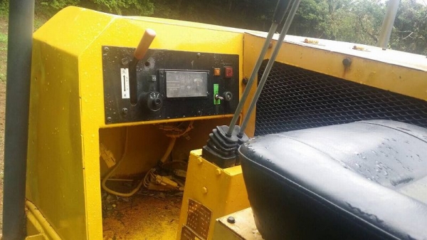 MOROOKA WOOD CHIPPER  MC-1500 รถบดไม้ สภาพสวย หากรอของได้ 30-45 วันติดต่อคุยกันได้เลยครับ