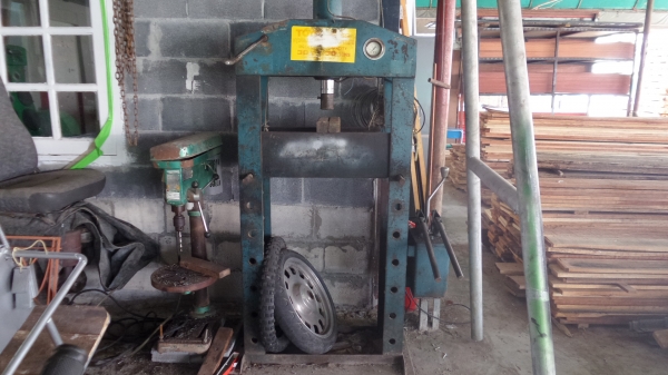 ขายแท่นอัดไฮดรอลิค 30 ต้น